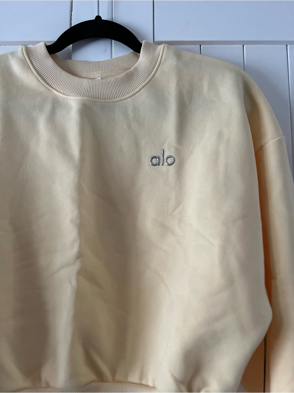 Alo Cropped Accolade Crewneck - Picture 2 of 5